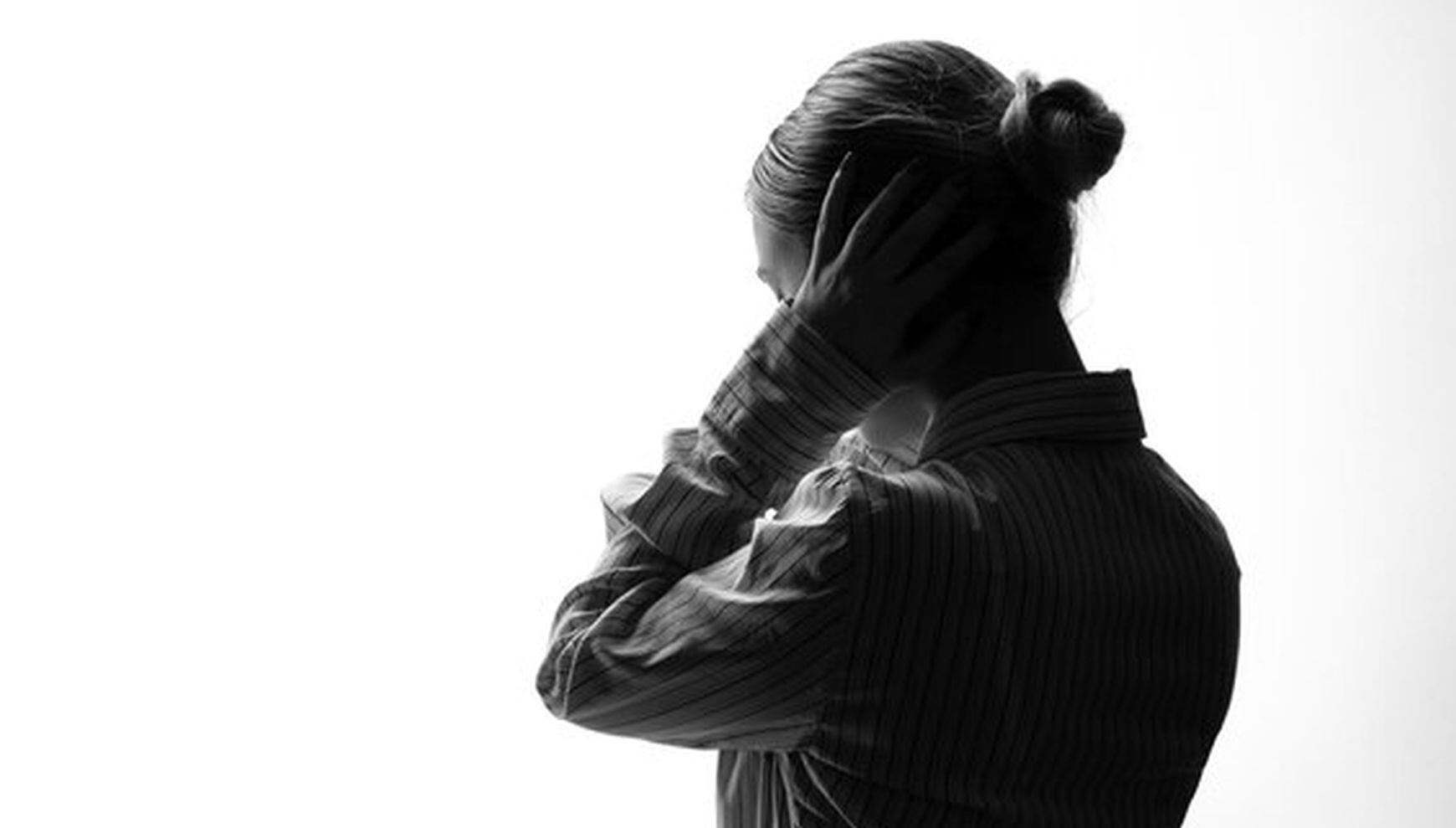 La mujer no podrá volver a Estados Unidos por una década. Su esposo y su hijo adolescente se quedaron en USA (Foto: Freepik)