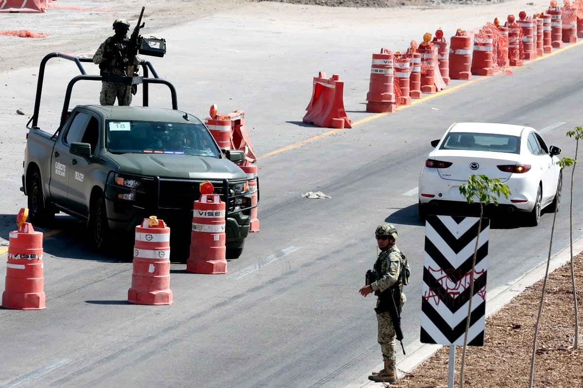 Los avisos surgieron tras confirmarse un operativo de seguridad en el país, aunque no hay confirmación oficial de un vínculo directo con los cierres. (Foto: AFP)