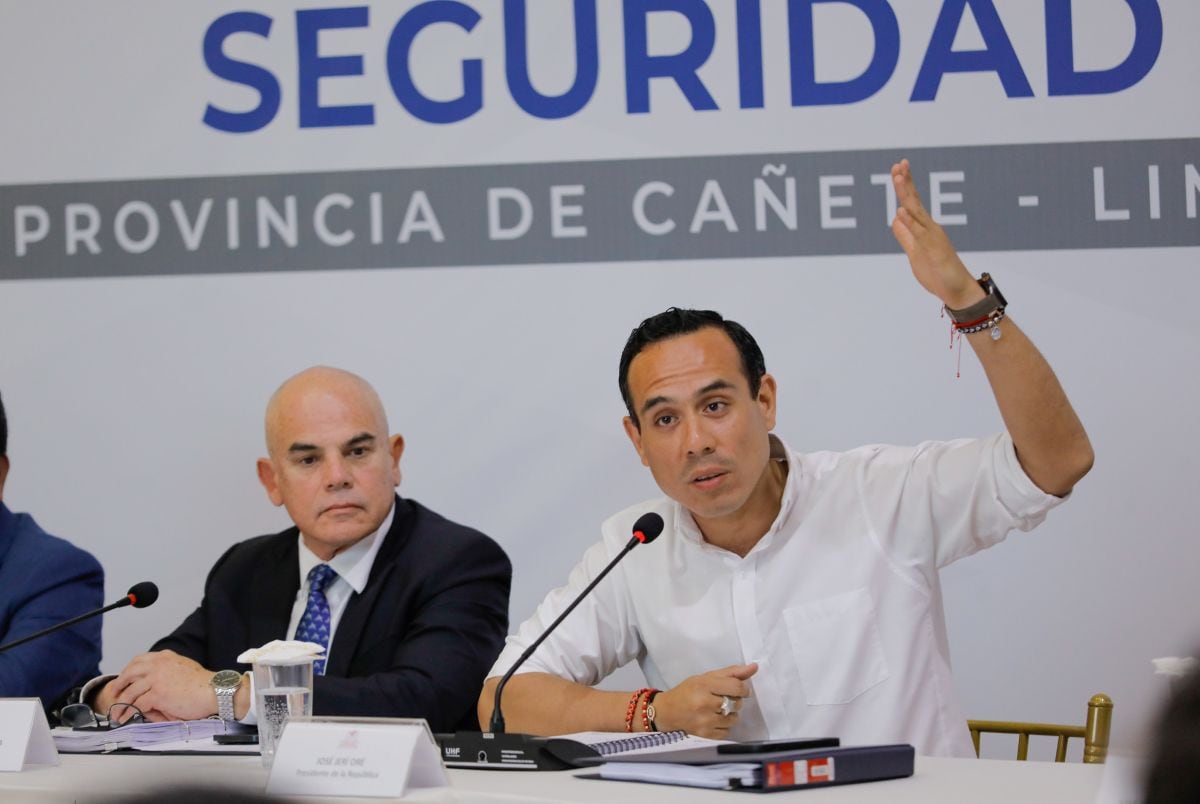 El premier Ernesto Álvarez sostuvo que una eventual censura contra José Jerí vulneraría la separación de poderes y recomendó que el mandatario no asista al pleno convocado para el martes. Foto: Presidencia.