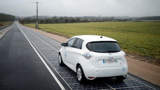 Francia: Polémica por inauguración de carretera solar de más de US$ 5 millones