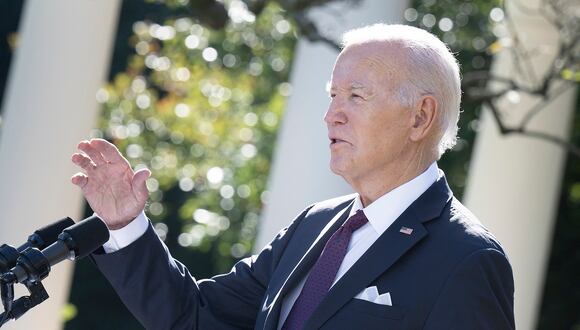 El presidente estadounidense Joe Biden habla durante una conferencia de prensa en el jardín de rosas de la Casa Blanca en Washington, DC, el 25 de octubre de 2023. (Foto de Brendan Smialowski / AFP)