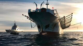 Cerca de 200 embarcaciones asiáticas se encuentran frente a la costa de Ica y Arequipa realizando pesca ilegal