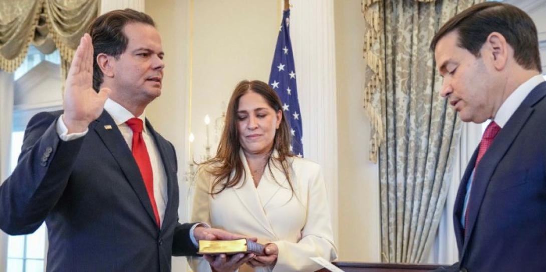 “Muchas felicidades al embajador Bernie Navarro, quien fue juramentado hoy en Washington D. C. por el secretario de Estado, Marco Rubio", escribió la Embajada de Estados Unidos en Perú. Foto: difusión / US EMBASSY
