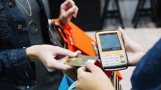 Establecimientos que cobren 5% más por pagar con tarjeta de crédito serán multadas hasta con S/ 1.9 millones