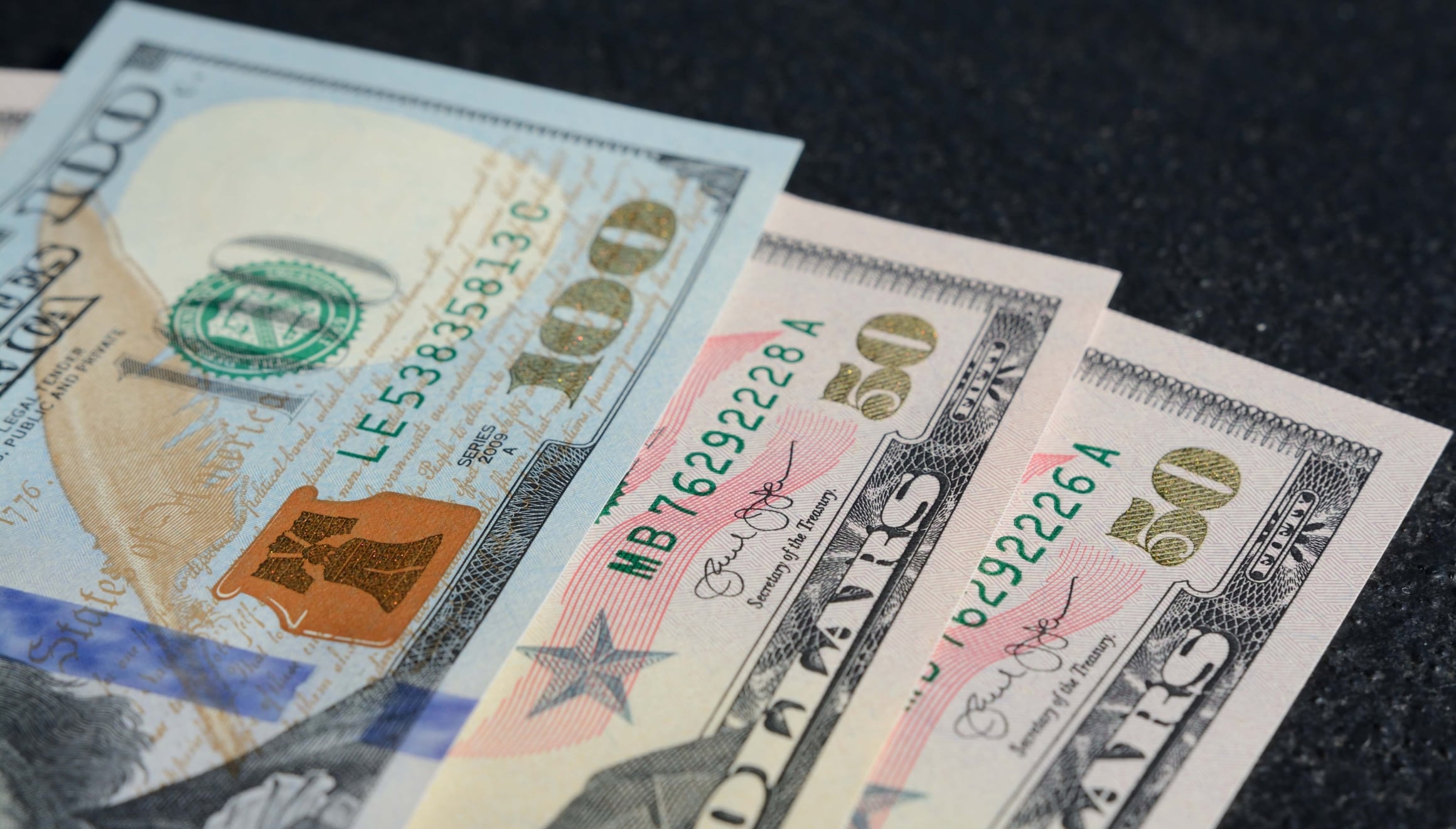 El programa POWER de Nueva York distribuye cheques únicos de hasta US$200 a contribuyentes elegibles, con montos definidos según los ingresos y la declaración estatal de impuestos de 2024 (Foto: Magnific)