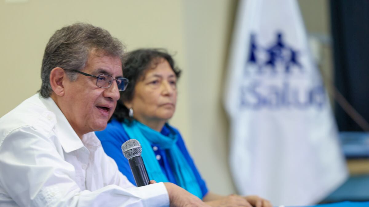 Gobierno de Fujimori revisará normas que habrían afectado las cuentas de EsSalud