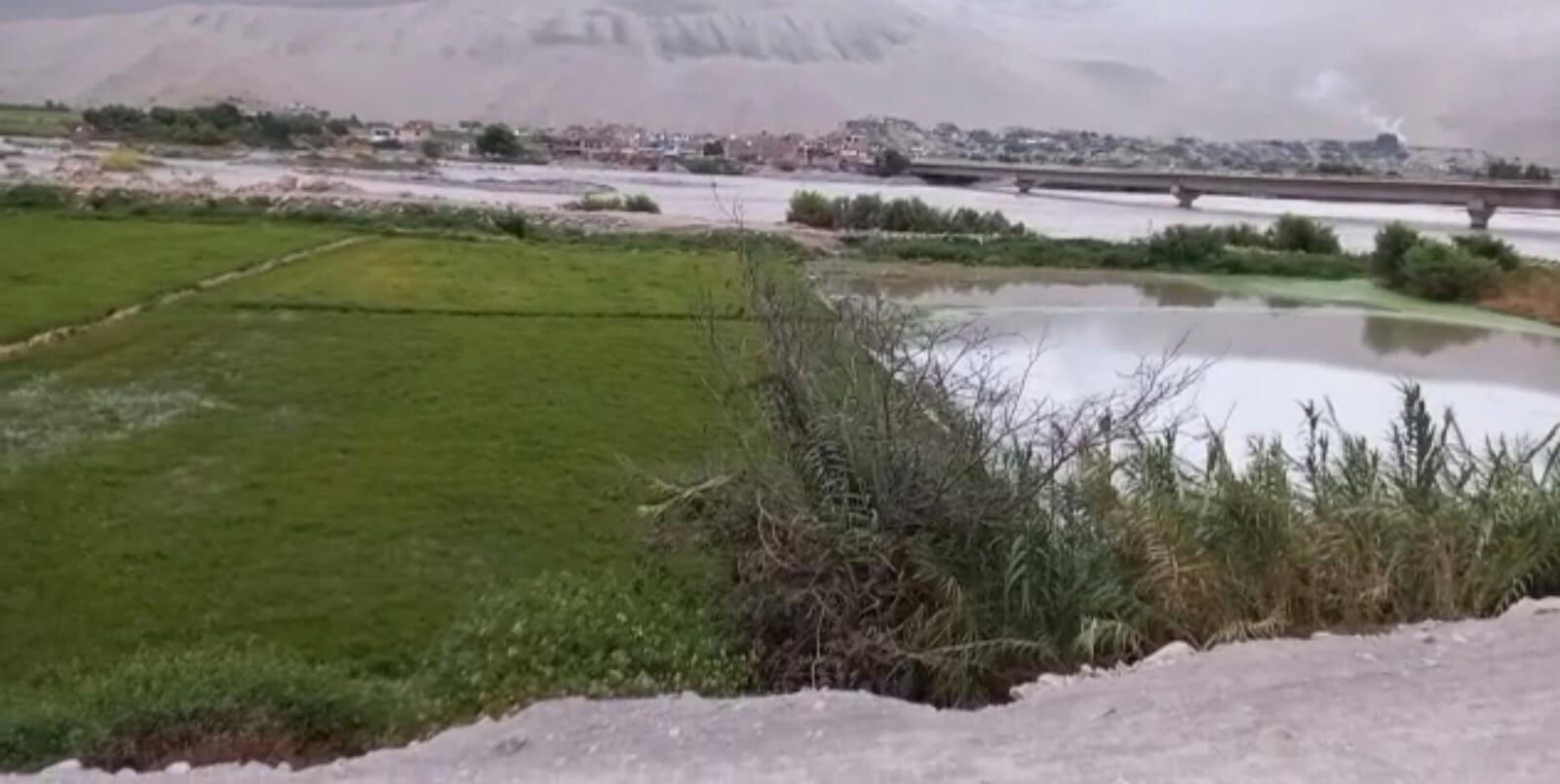 El Centro de Operaciones de Emergencia Regional (COER) recomendó a la población alejarse de la rivera de los ríos, no intentar atravesar las zonas inundadas y localizar lugares altos.
(Foto: Gore de Arequipa)