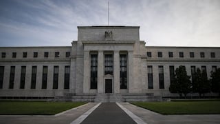 Fed mantiene tasas de interés sin cambios y desafía presión de Trump