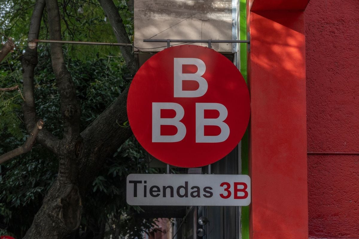 Un local de Tiendas 3B en Ciudad de México, México, el sábado 6 de enero de 2024. El minorista de descuento mexicano Tiendas 3B ha elegido un trío de bancos de Wall Street para una posible oferta pública inicial en Estados Unidos. Fotógrafo: Alejandro Cegarra/Bloomberg