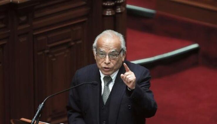 Carlos Caro consideró que en caso Aníbal Torres sea sentenciado por el golpe de Estado, evitaría la cárcel y se le aplicaría el uso del grillete electrónico por un factor de edad. (@photo.gec).