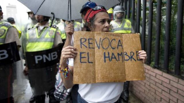 Oposición venezolana exigió en las calles revocatorio bajo amenaza del chavismo