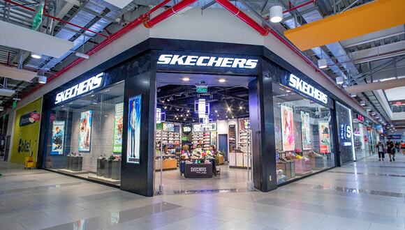La tienda de Skechers se encuentra en el recientemente inaugurado centro comercial Mall Aventura.