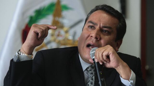 Gustavo Adrianzén culpa al “ruido político” por la reducción de calificación crediticia de Perú