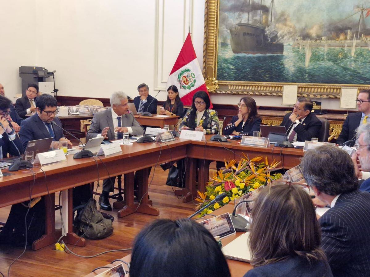 Este martes se llevó a cabo la Mesa técnica: Operadores y Normatividad del Comercio Marítimo que organizó el presidente del Congreso, Eduardo Salhuana. Foto: CCL.