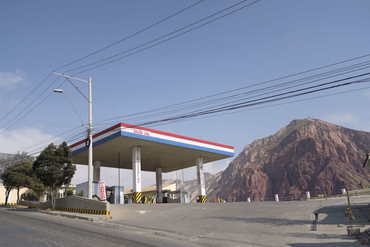 Una gasolinera funciona unas horas al día en medio de la escasez de combustible en La Paz, el 26 de setiembre.