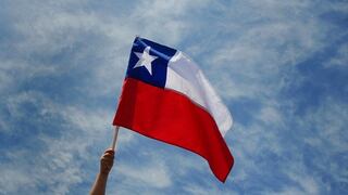 Críticos y sin líderes, jóvenes optan por el “mal menor” de cara a presidenciales en Chile