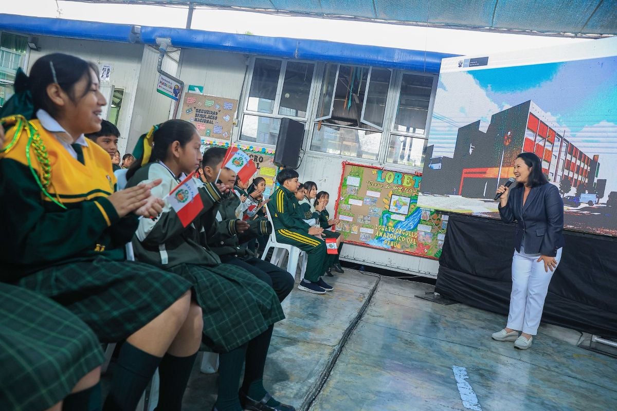 El plan contempla construir 2,000 colegios y modernizar otros 3,000 durante el quinquenio. Foto: Presidencia.