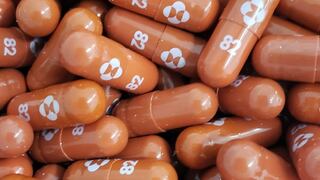 Reino Unido acuerda comprar antivirales contra el COVID-19 de Merck y Pfizer