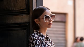 Desde Sabrina Carpenter hasta Miley Cyrus: las canciones que musicalizan la temporada 5 de “Emily in Paris”