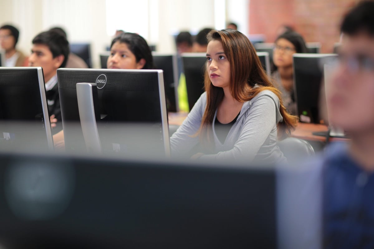 ¿Qué les decimos a las estudiantes de economía, que son más del 40%? ¿A las jóvenes abogadas que quieren destacar o a las decenas de mujeres que apuestan por la gestión pública? ¿Qué no nos importa? (Foto: GEC Archivo)