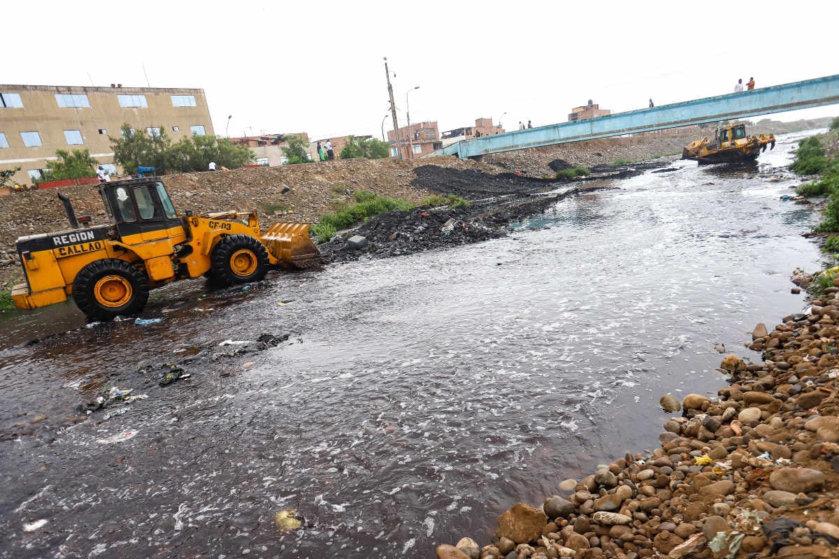 Gobierno de Perú implementa medidas para acelerar obras ante El Niño
