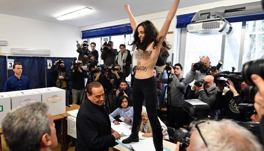 Activista sorprendió a Berlusconi. (Foto: EFE)