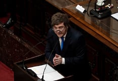 Fitch mejora calificación de Argentina pero subraya debilidades tras reforma de Milei