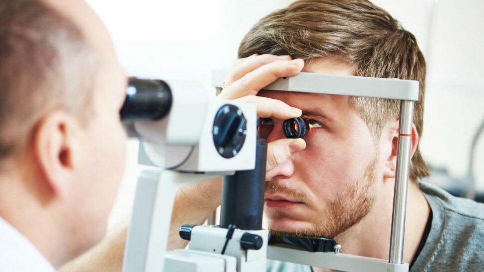 Las enfermedades visuales están dentro de las 10 afecciones laborales más frecuentes en la oficina. (Foto: Pixabay)