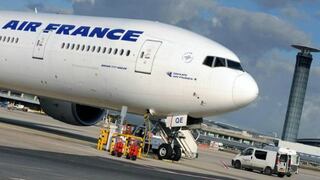 Air France lanzará una aerolínea de bajo costo tras respaldo de pilotos