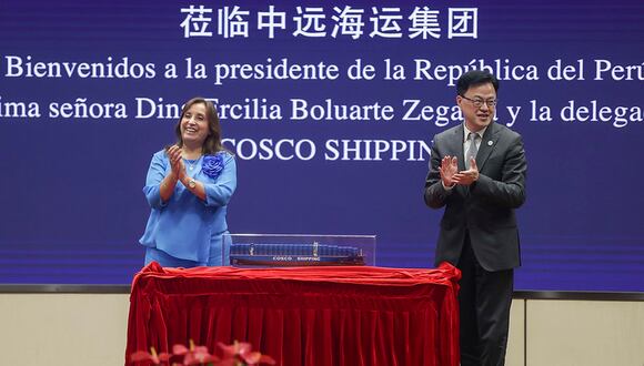 La presidenta Dina Boluarte en reunión con el presidente de Cosco Shipping Corporation Limited, Wan Min. Foto Presidencia