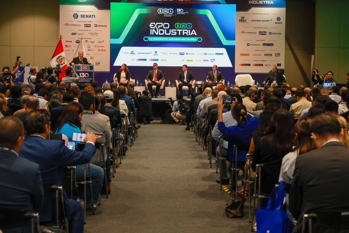 Los debates estuvieron enfocados en identificar medidas para mejorar el clima de inversión, elevar la productividad y fortalecer la competitividad del país. (Foto: SNI)