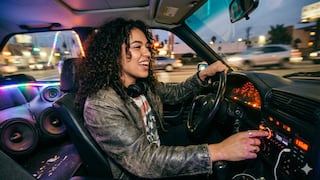 Florida castiga la música muy alta en el auto: cuándo te pueden multar con más de 100 dólares