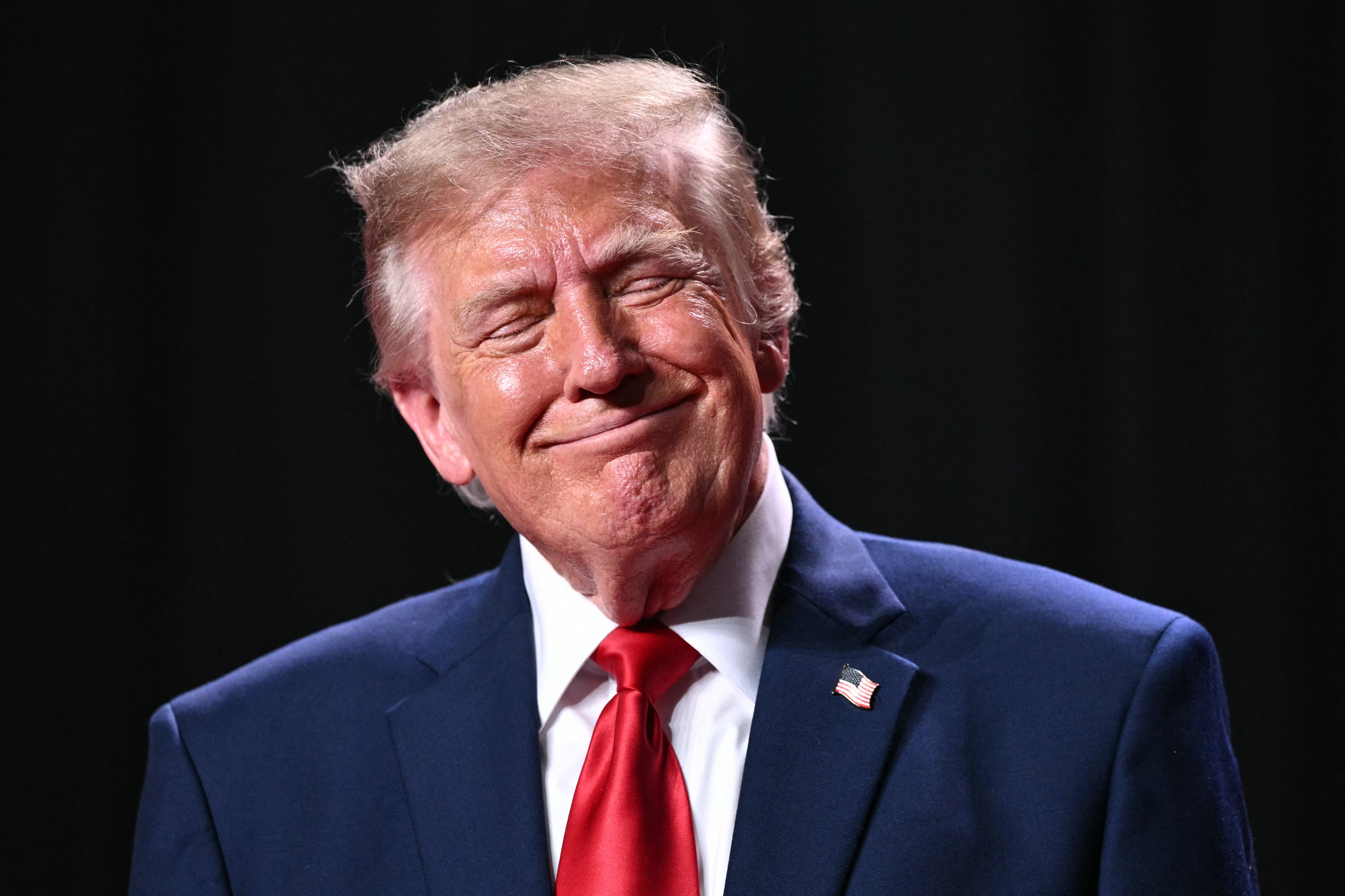 Donald Trump anuncia alto el fuego energético entre Rusia y Ucrania: Moscú no confirma. (Foto de Mandel NGAN / AFP).