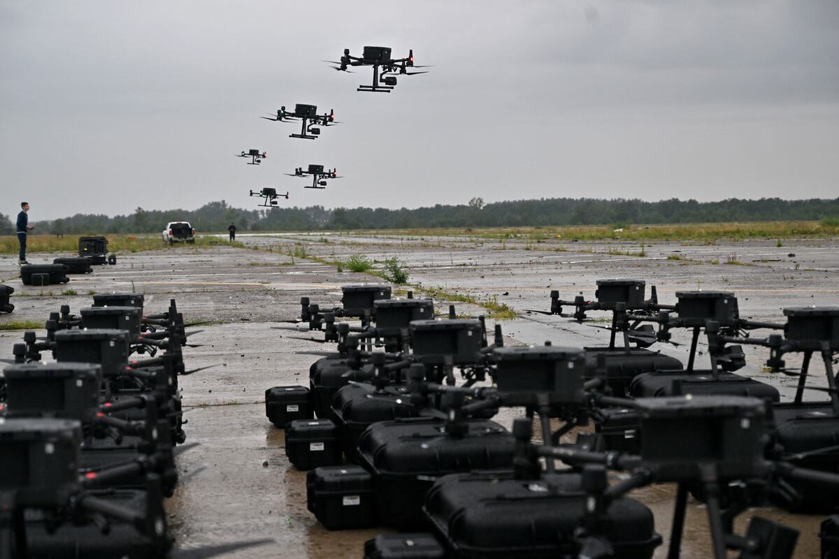 Imagen de archivo | Ucrania pierde 10,000 drones al mes. (Foto de Serguéi SUPINSKY / AFP)