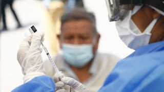 Ningún ciudadano y residente en Perú debe pagar por recibir la vacuna, afirma el Minsa