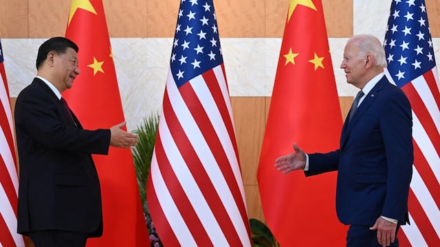 Reactivar la economía y la tensión con EEUU, desafíos del nuevo equipo de Xi