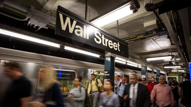 Goldman Sachs prevé que “muro de dinero” alentará al mercado de acciones