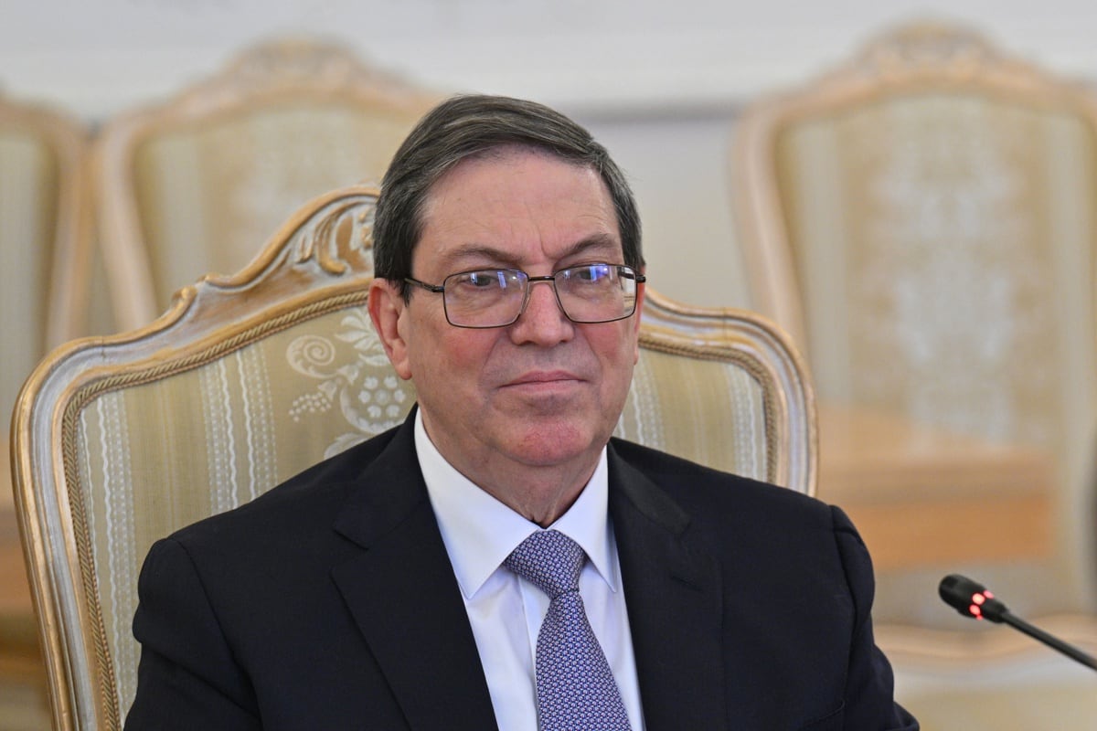 El ministro de Relaciones Exteriores de Cuba, Bruno Rodríguez Parrilla, asiste a una reunión en Moscú, Rusia, el 18 de febrero de 2026. (EFE/EPA/HECTOR RETAMAL)