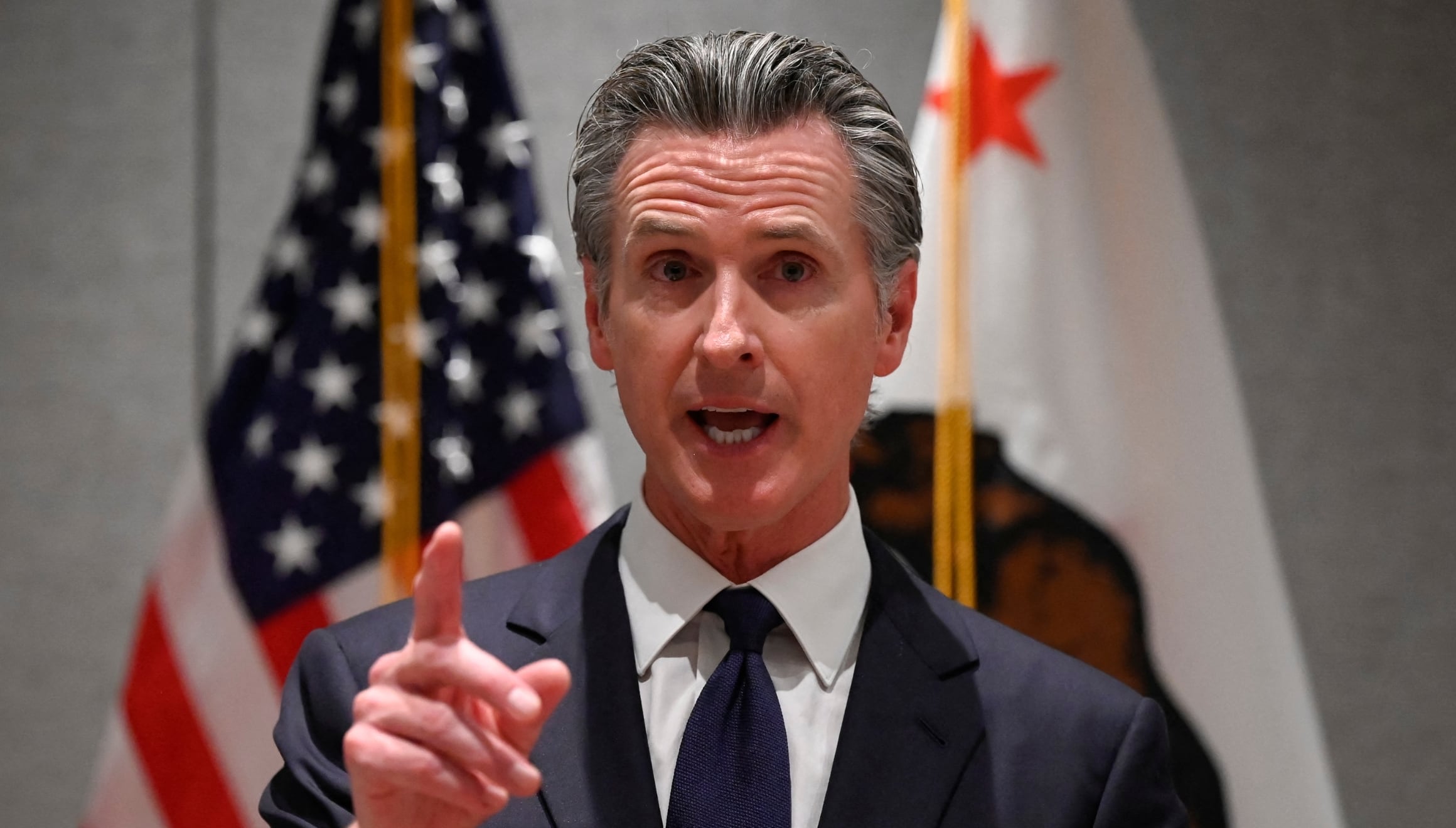 Newsom firma ley que amplía el ingreso de profesores extranjeros a California: qué cambia para los docentes y a quiénes beneficiará