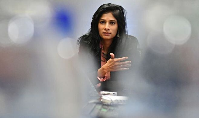 “La pandemia y la guerra de Rusia en Ucrania han suscitado preocupaciones legítimas sobre la seguridad de la cadena de suministro y la seguridad nacional en general”, afirmó Gita Gopinath. (Foto: Bloomberg)