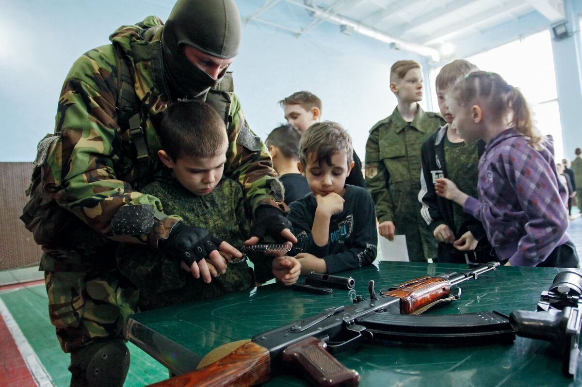 El principio de la guerra de guerrillas es que hace que la lucha sea larga, costosa, agotadora para el enemigo e inaceptable para su opinión pública. (Foto: EFE).