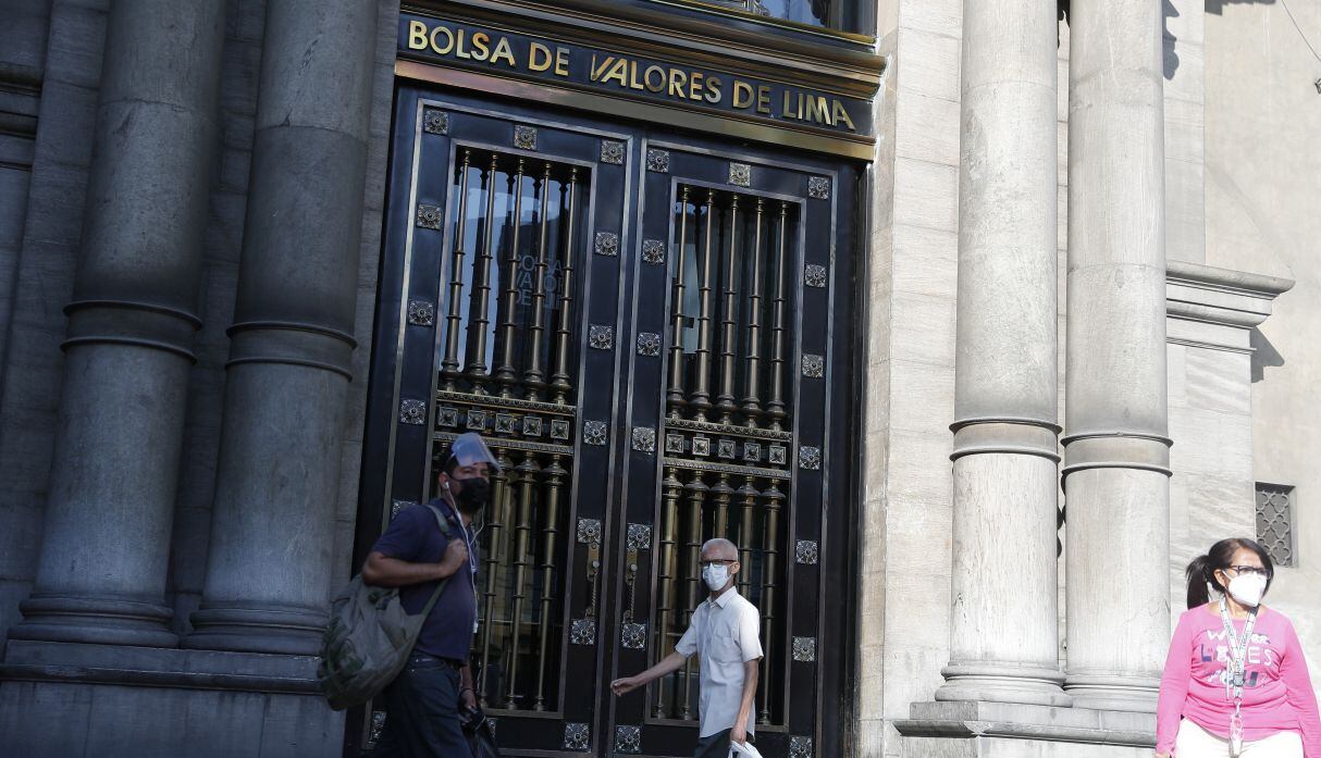 Durante la sesión se cotizaron acciones de 102 empresas, de las cuales 58 subieron, 20 bajaron y 24 no registraron variación. (Foto: Hugo Perez / GEC)