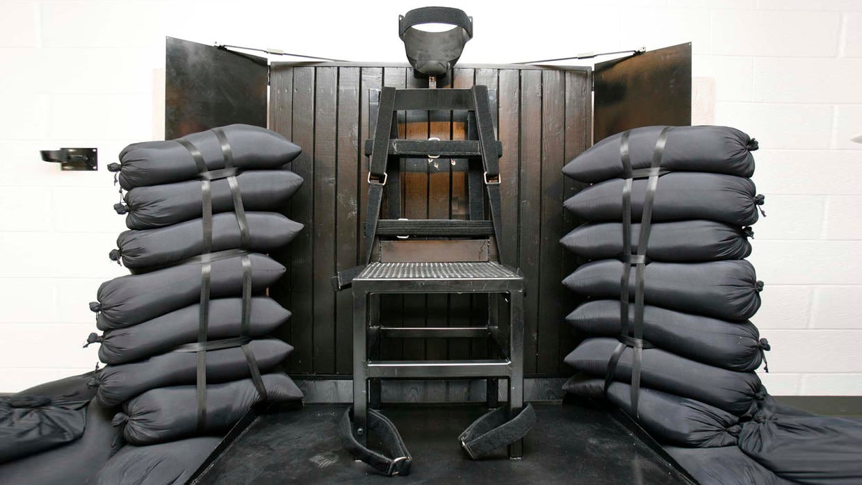 En esta imagen de archivo del 18 de junio de 2010, muestra la cámara de ejecución por pelotón de fusilamiento en una prisión de Utah, Estados Unidos. (AP Foto/Trent Nelson, Archivo).