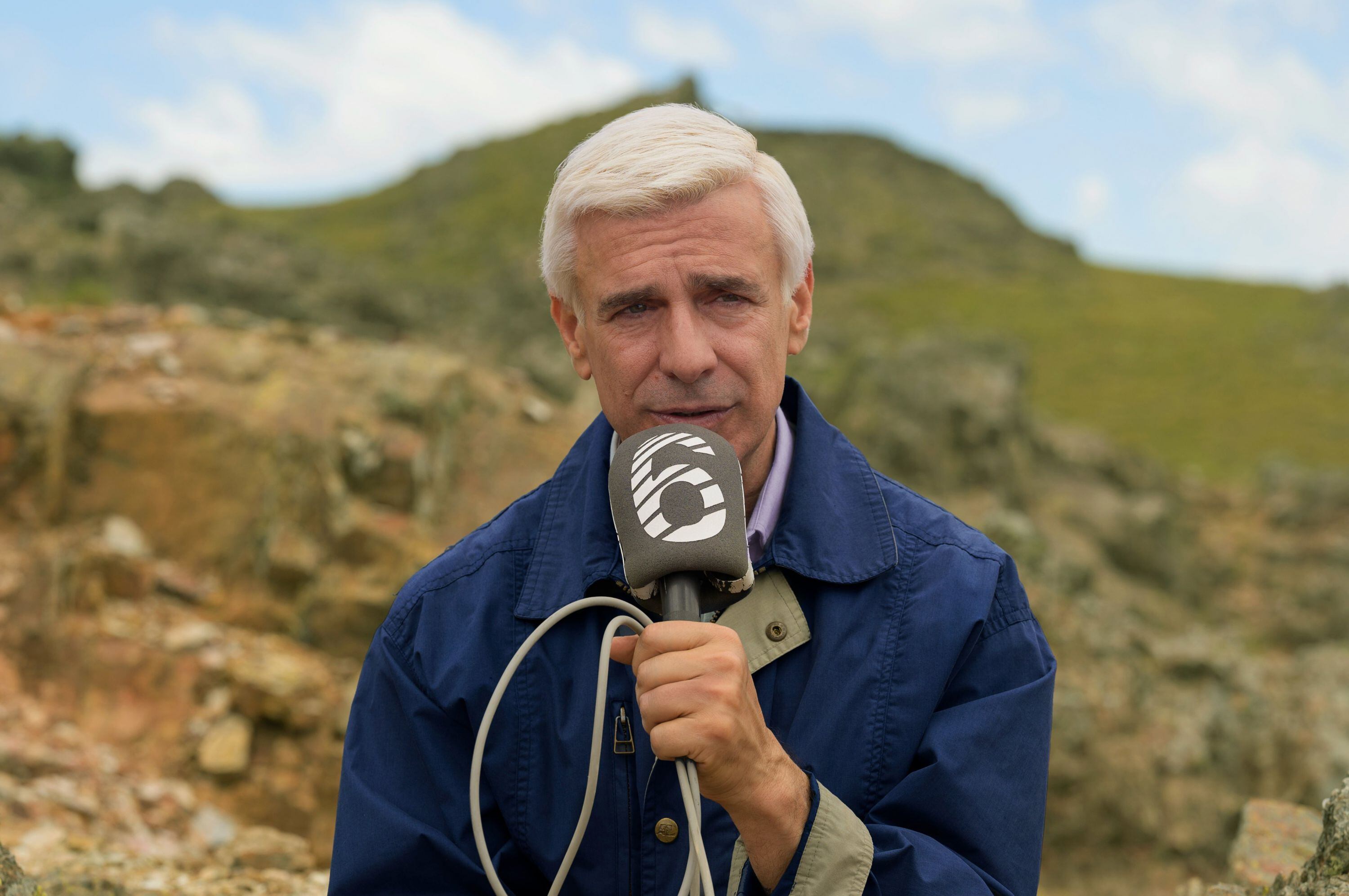 Leonardo Sbaraglia como José de Zer en una escena de la película “El hombre que amaba los platos voladores” (Foto: Netflix)
