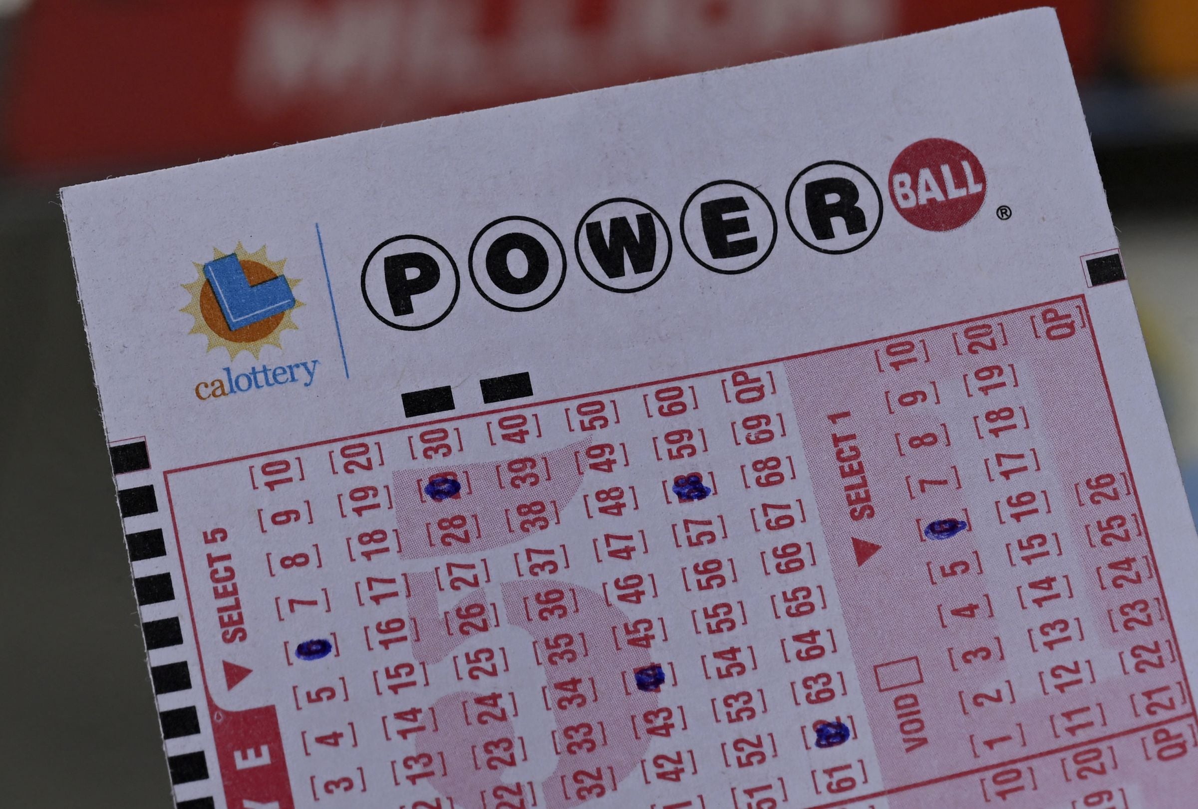 En esta nota conocerás los resultados del sorteo del Powerball del sábado 11 de julio y descubrir si alguien se quedó con el premio mayor. (Foto: TAYFUN COSKUN / ANADOLU / ANADOLU vía AFP)