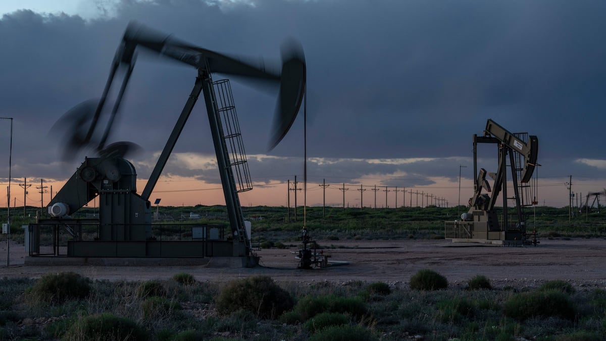 Petróleo sube por el aumento de las tensiones en Oriente Medio