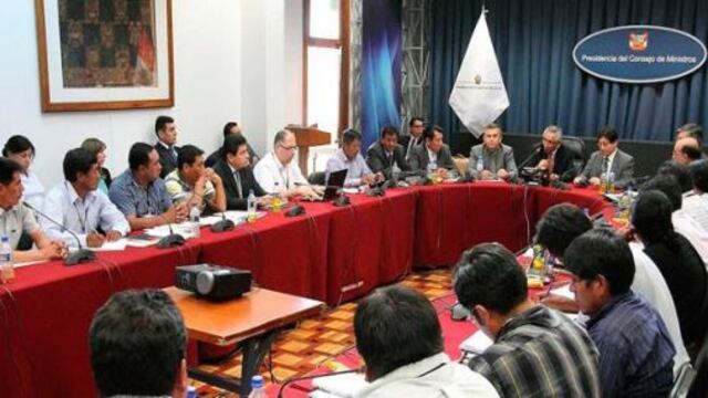 Gobierno sella acuerdo con mineros informales de Puno