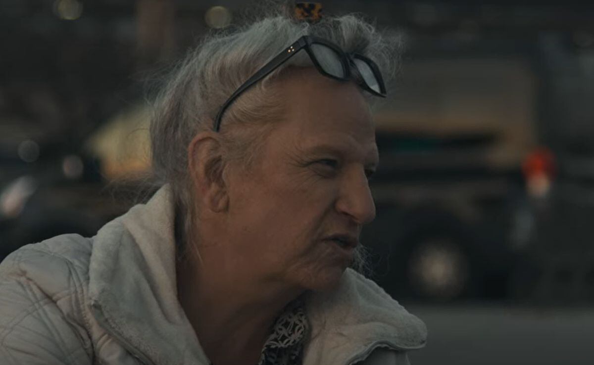 Harper Steele se siente feliz del proceso que inició, pero sobre todo porque tiene a su lado a sus amigos (Foto: Netflix)