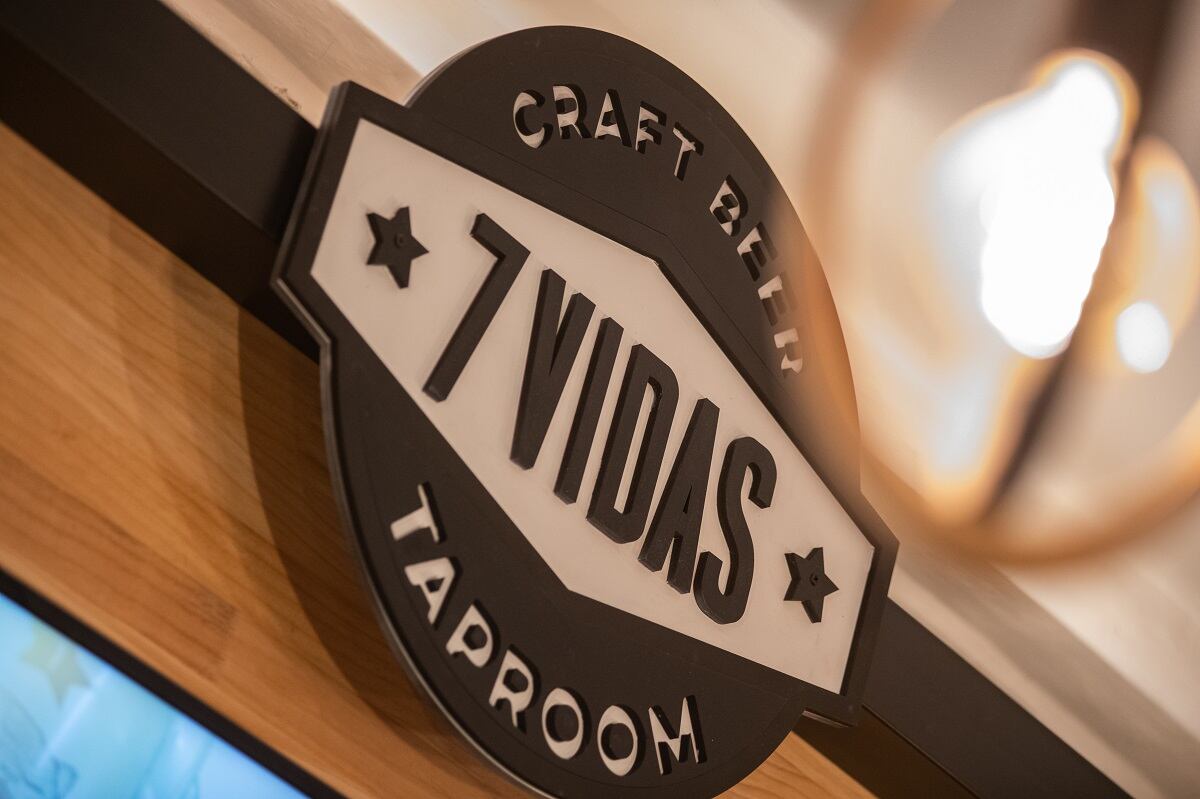 Los precios de cerveza artesanal 7 Vidas son de alrededor de S/ 11 y S/ 22 en supermercados y restobares, respectivamente.