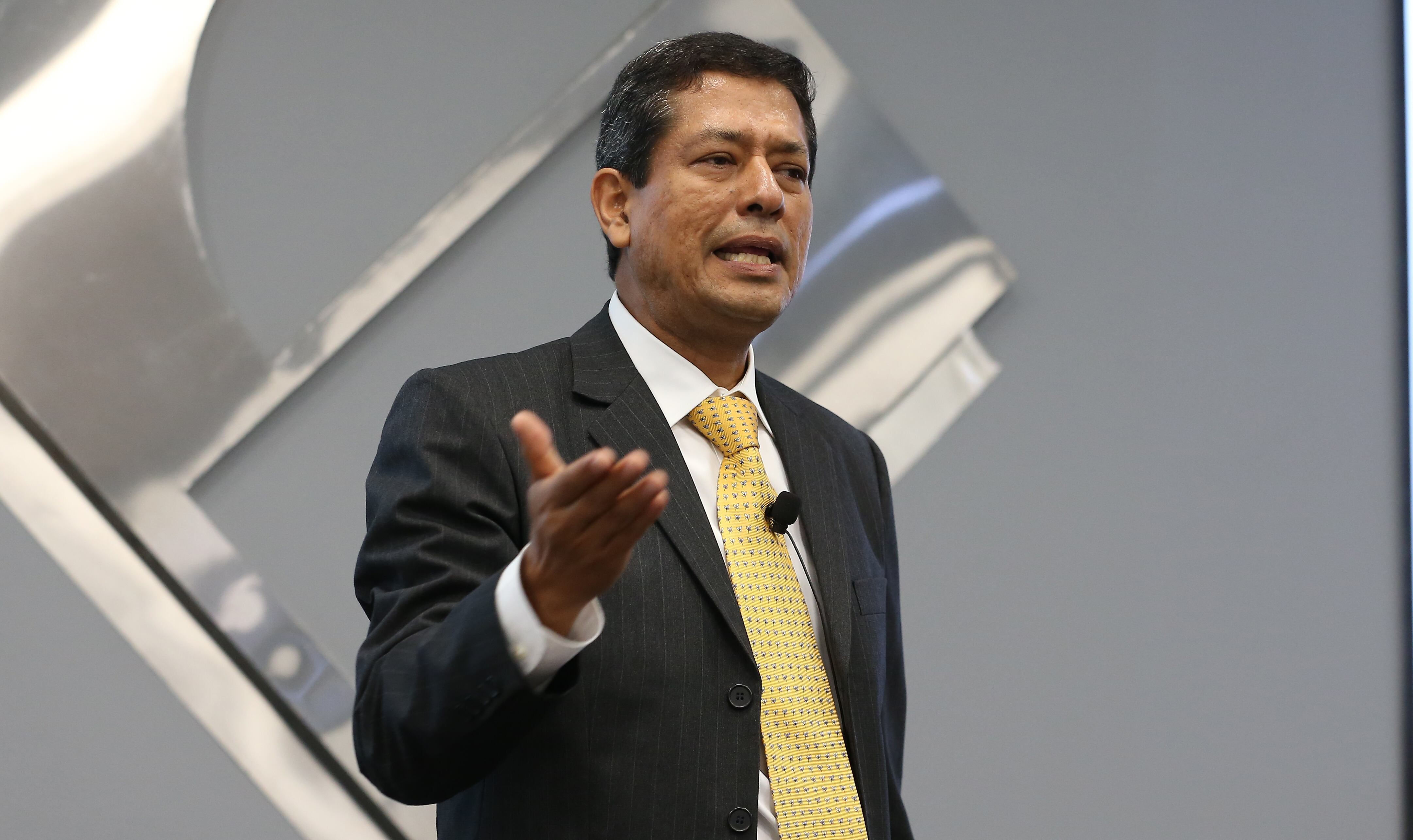 Jorge Mogrovejo, superintendente adjunto de banca y microfinanzas de la SBS, afirma que la competencia y atrasos en pagos de sus clientes mella resultados de microfinancieras.